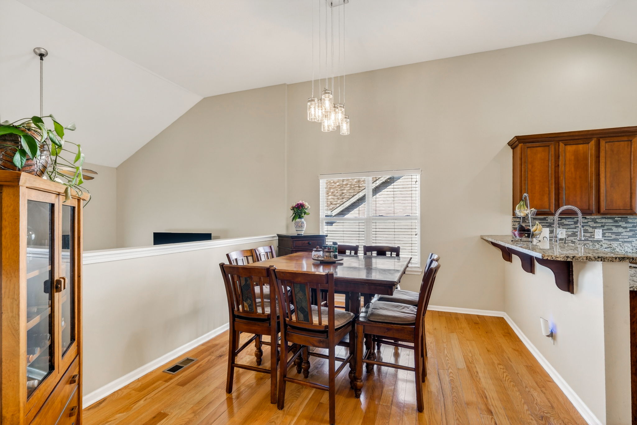 10201 N Willow Ave-13