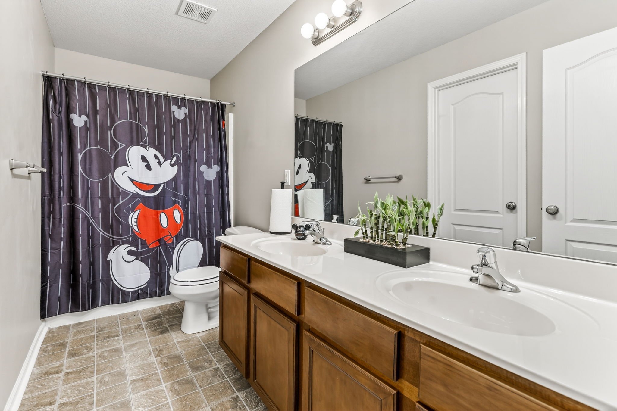 10201 N Willow Ave-21