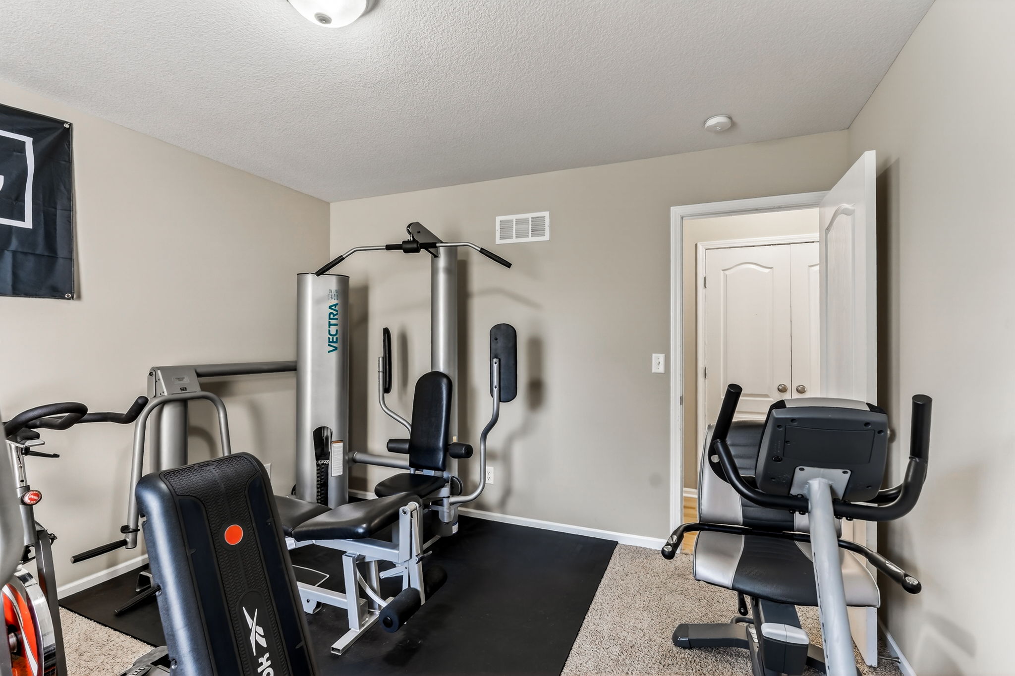 10201 N Willow Ave-23