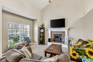 10201 N Willow Ave-11