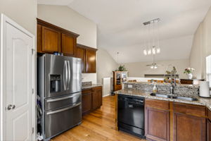 10201 N Willow Ave-16