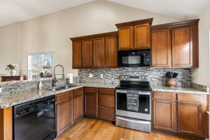 10201 N Willow Ave-17