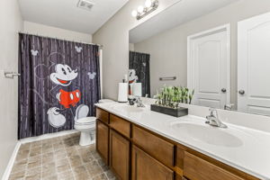 10201 N Willow Ave-21