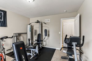 10201 N Willow Ave-23