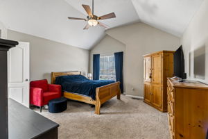 10201 N Willow Ave-25