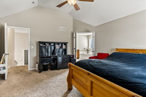 10201 N Willow Ave-27