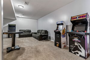 10201 N Willow Ave-32