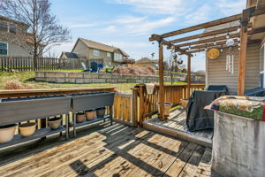 10201 N Willow Ave-42