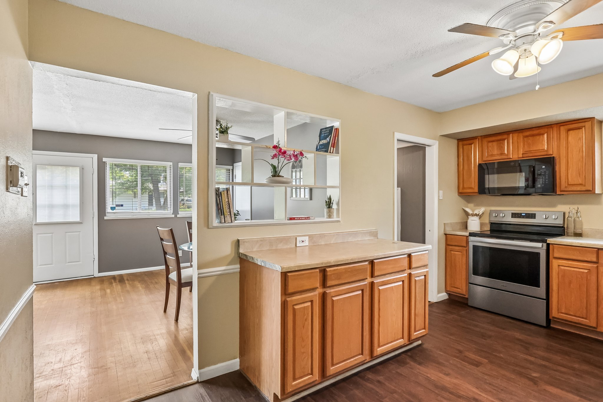 Gourock Dr-S2407-009.jpg
