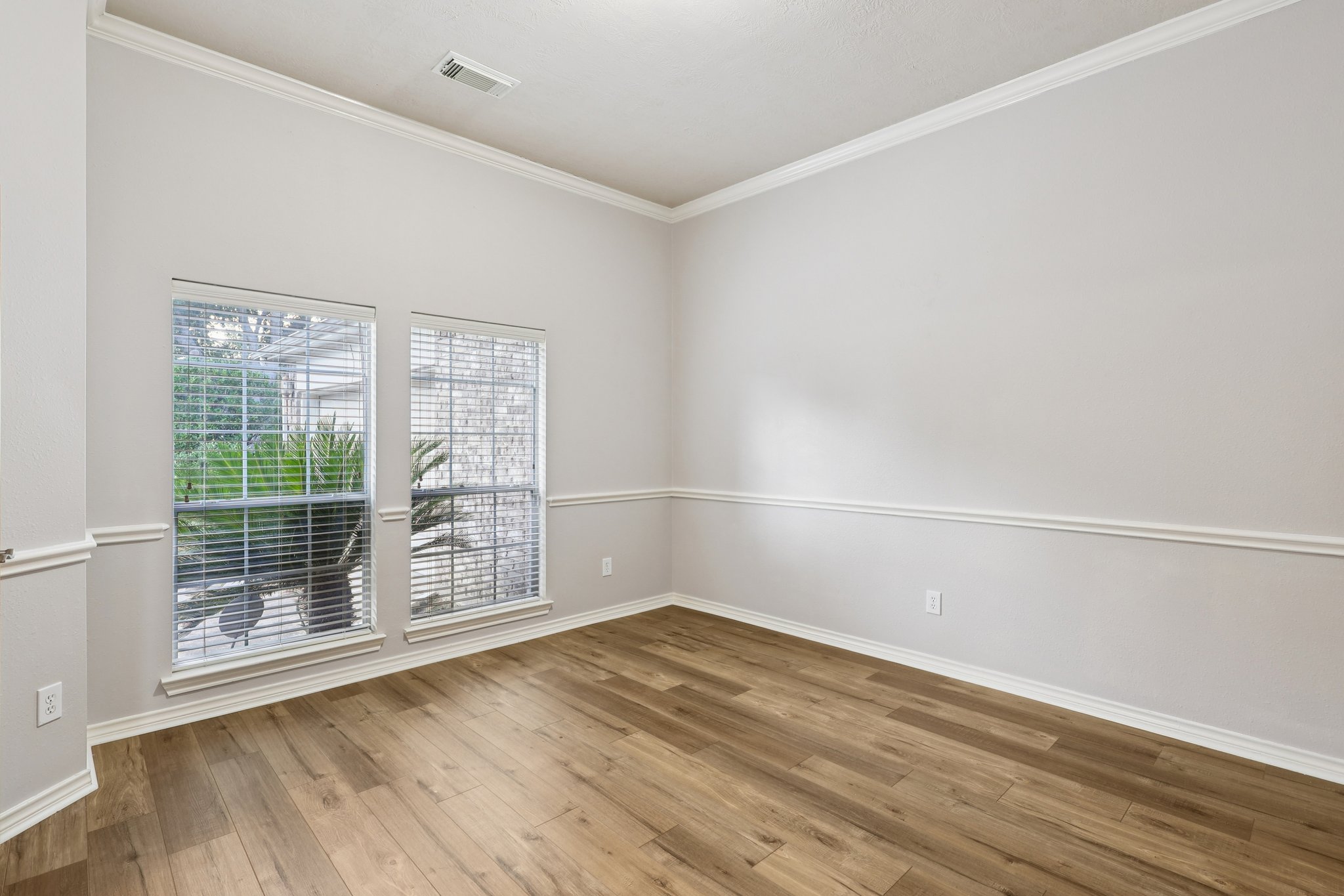 Pine Flats Dr-S2409-005.jpg