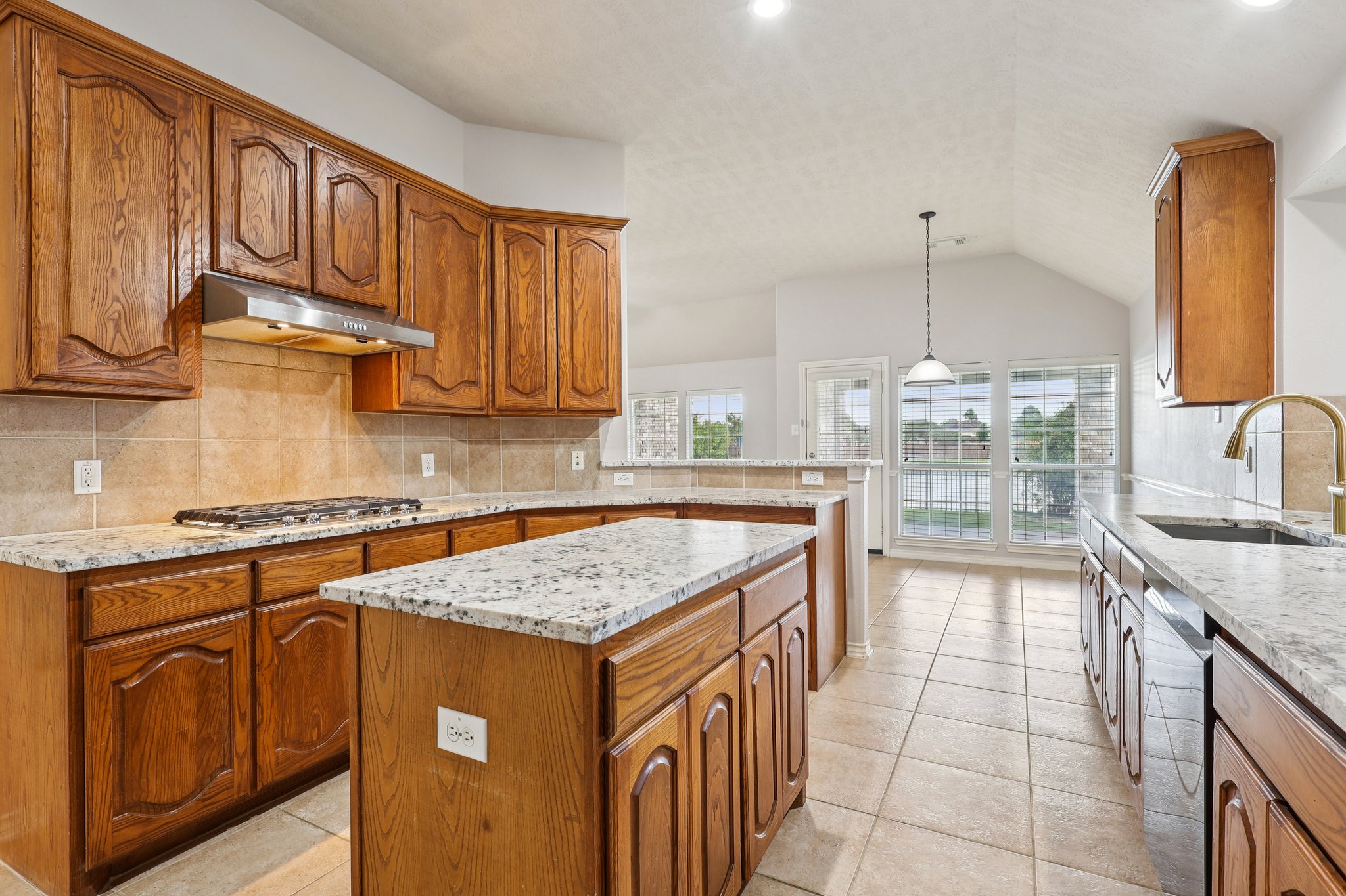 Pine Flats Dr-S2409-017.jpg