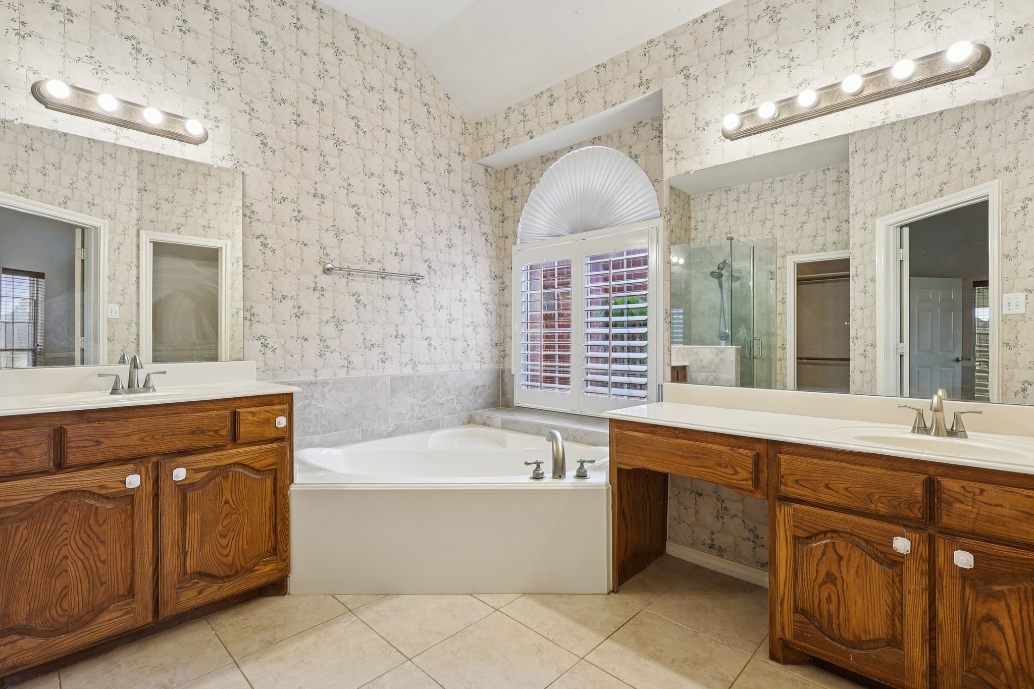 Pine Flats Dr-S2409-029.jpg