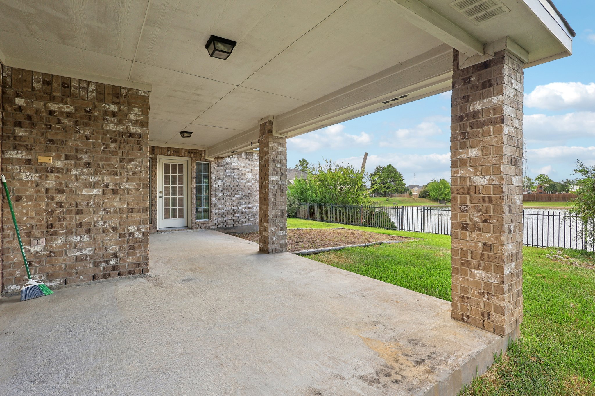 Pine Flats Dr-S2409-037.jpg