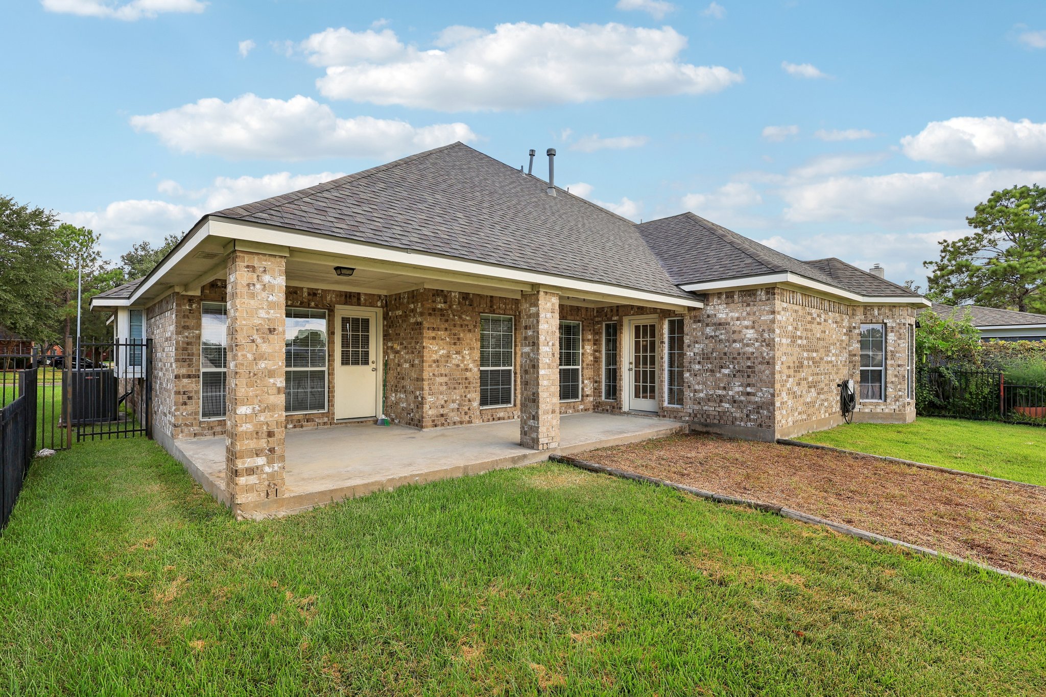 Pine Flats Dr-S2409-038.jpg