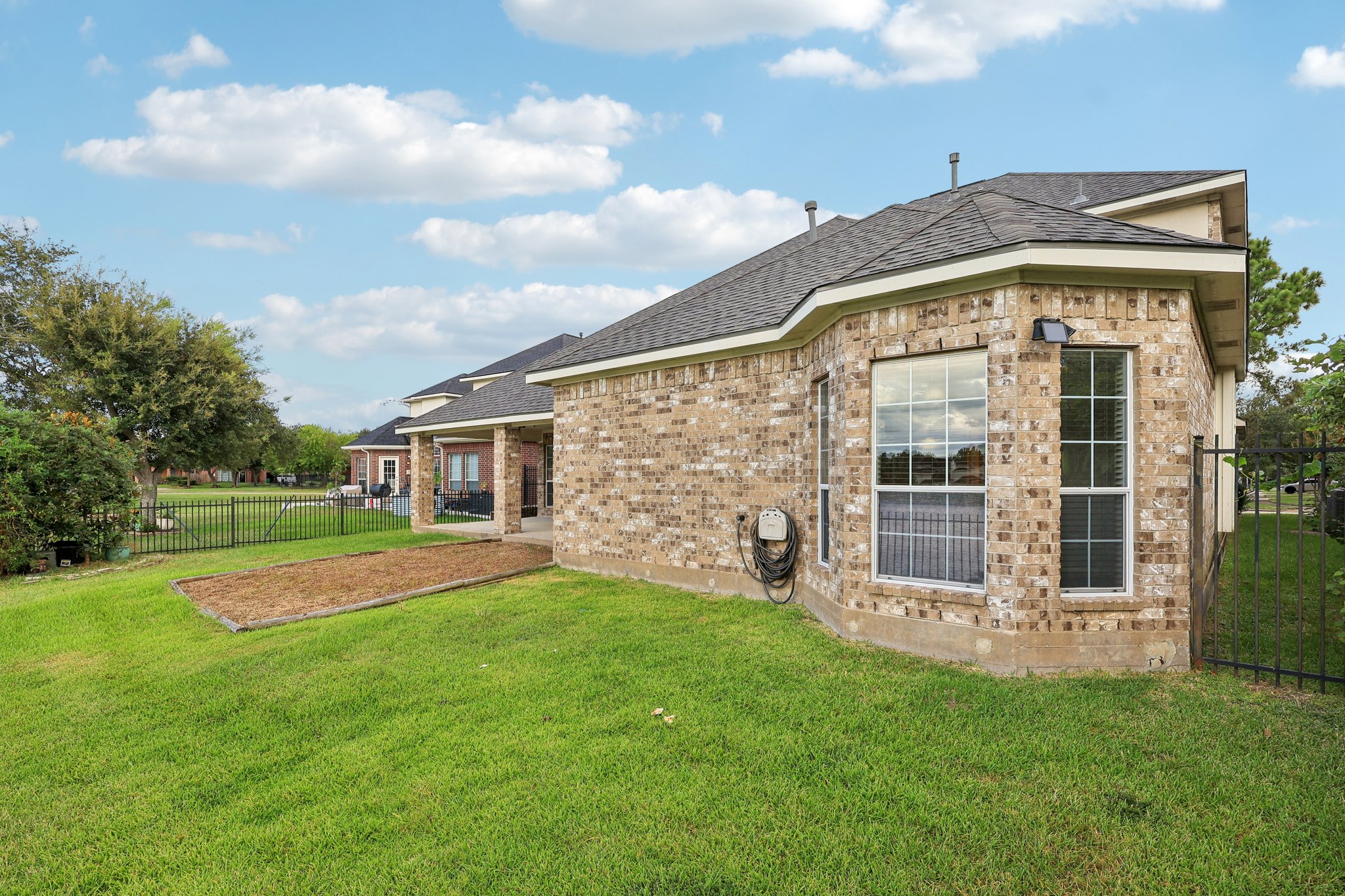 Pine Flats Dr-S2409-039.jpg