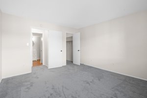 23. Main bedroom.jpg