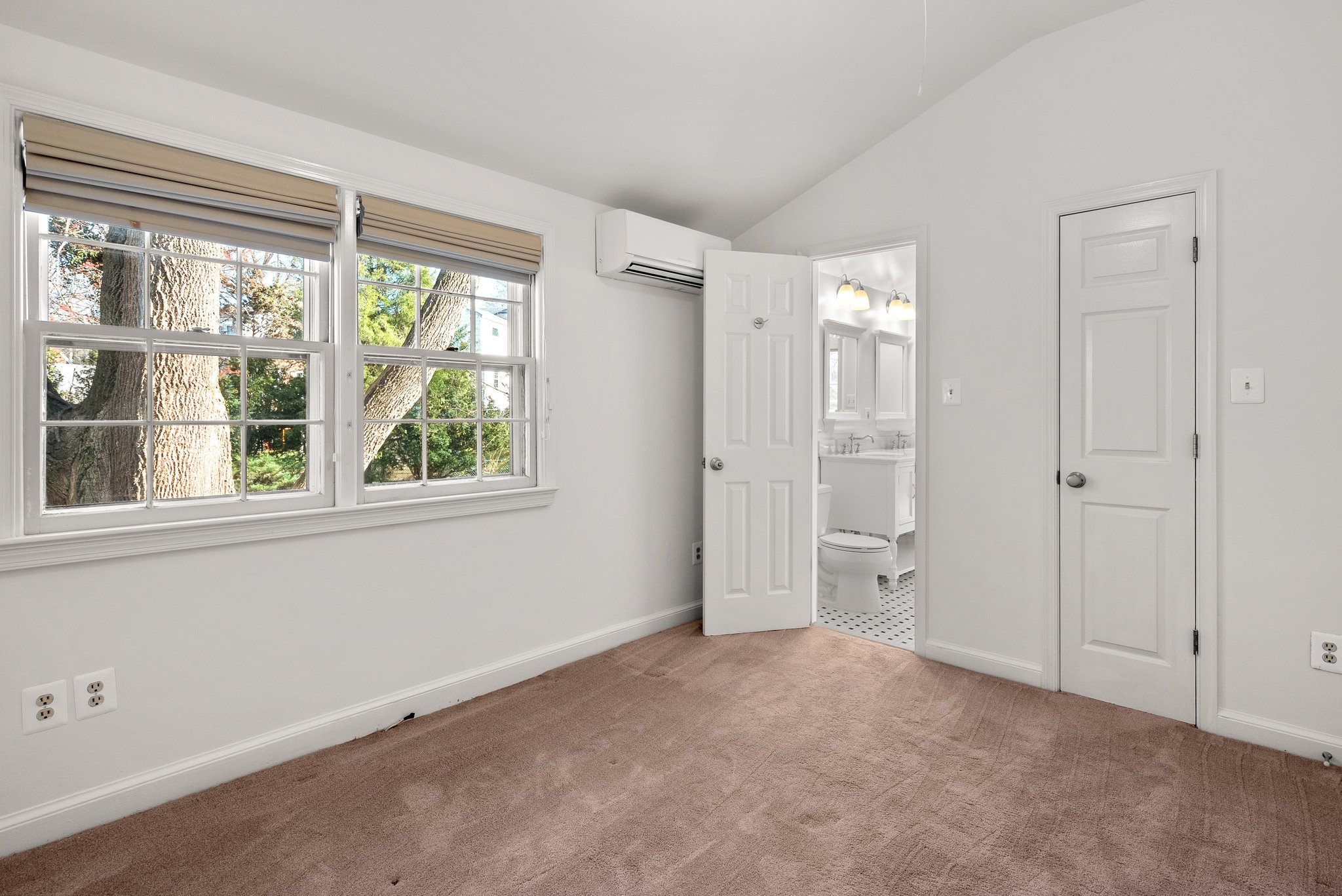 29. 10207 Cherry Tree Ln.jpg