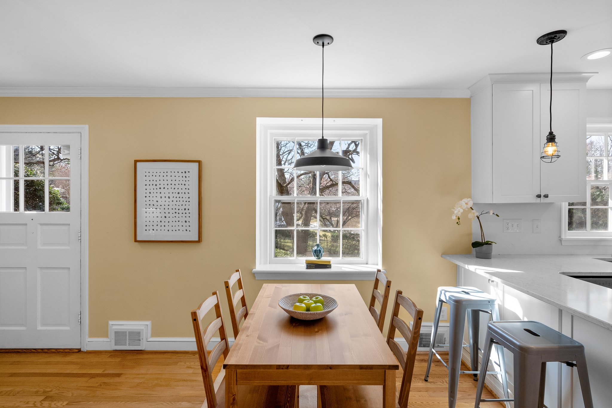 12. 10207 Cherry Tree Ln.jpg