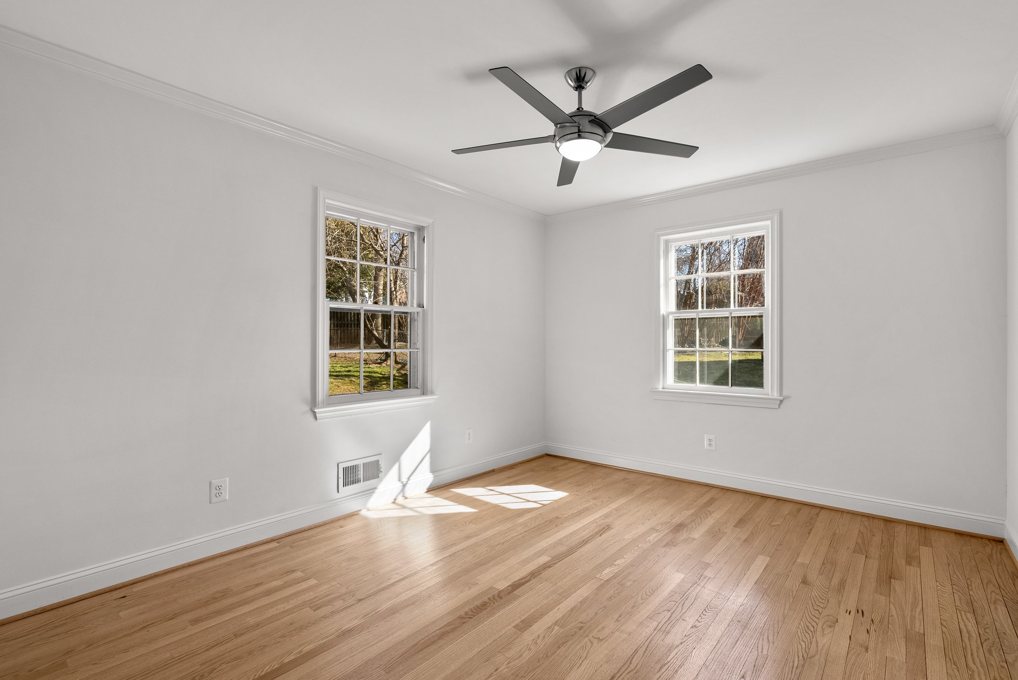 27. 10207 Cherry Tree Ln.jpg