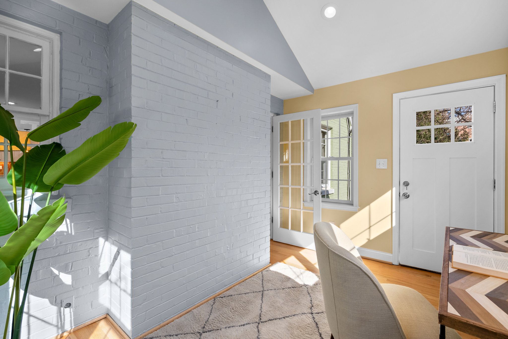 20. 10207 Cherry Tree Ln.jpg