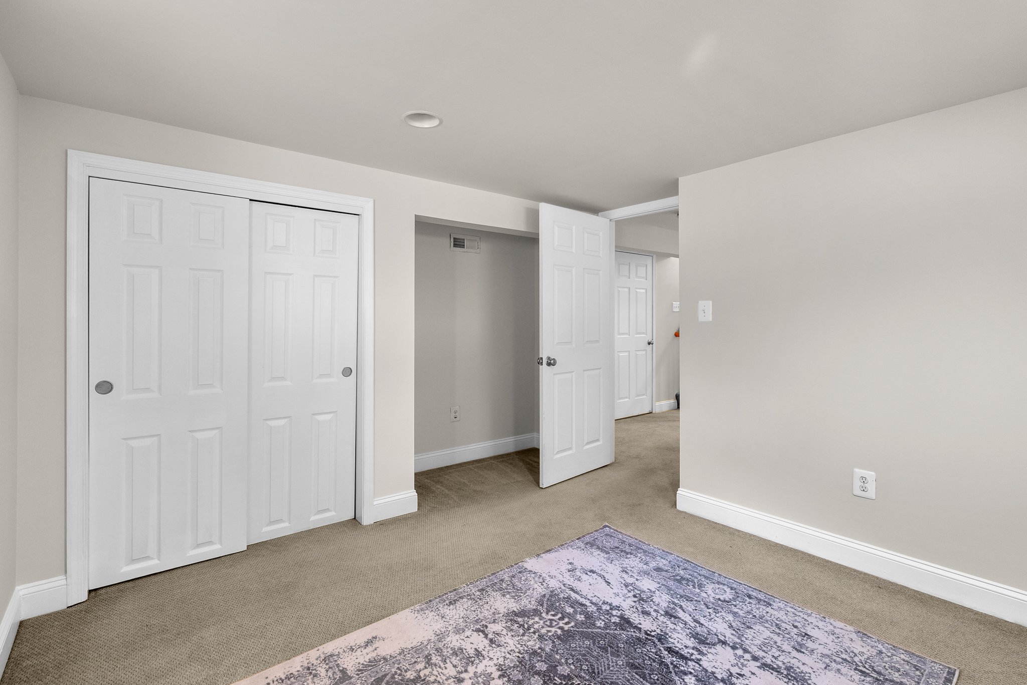 42. 10207 Cherry Tree Ln.jpg