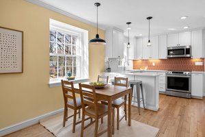 11. 10207 Cherry Tree Ln.jpg