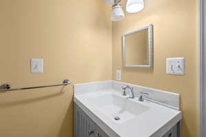 40. 10207 Cherry Tree Ln.jpg