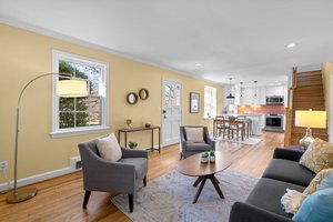 09. 10207 Cherry Tree Ln.jpg