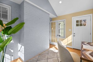 20. 10207 Cherry Tree Ln.jpg