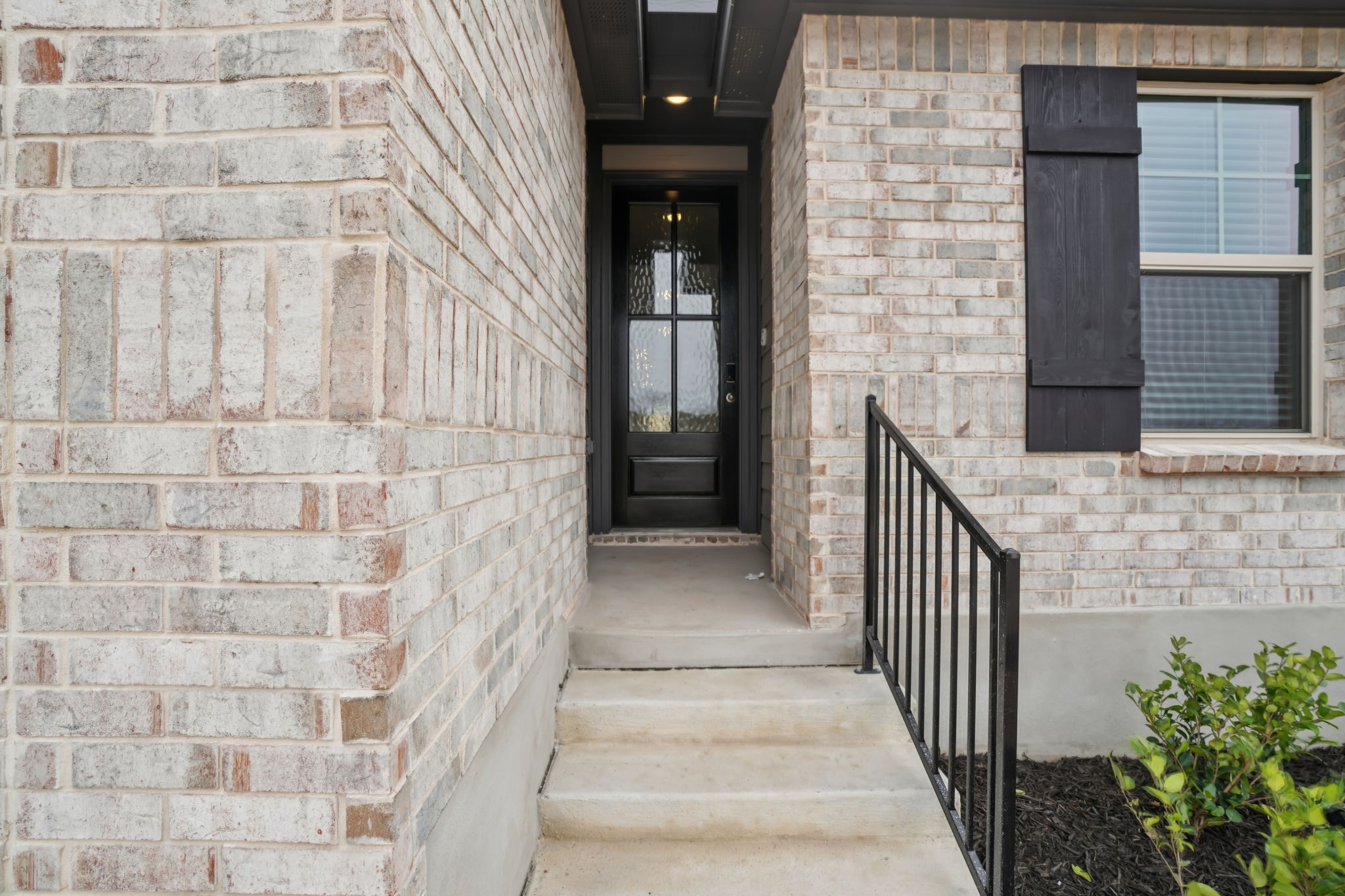 San Antonio - EAST - Royal Crest - 10208 King Robert San Antonio TX 78239 - 004