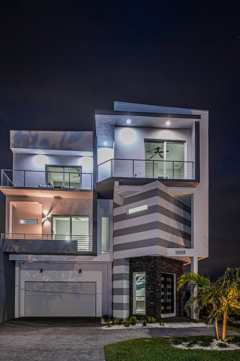 Front Exterior33