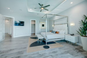 Uppet LeveL Master Bedroom1d