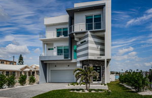 Front Exterior36-2