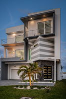 Front Exterior21