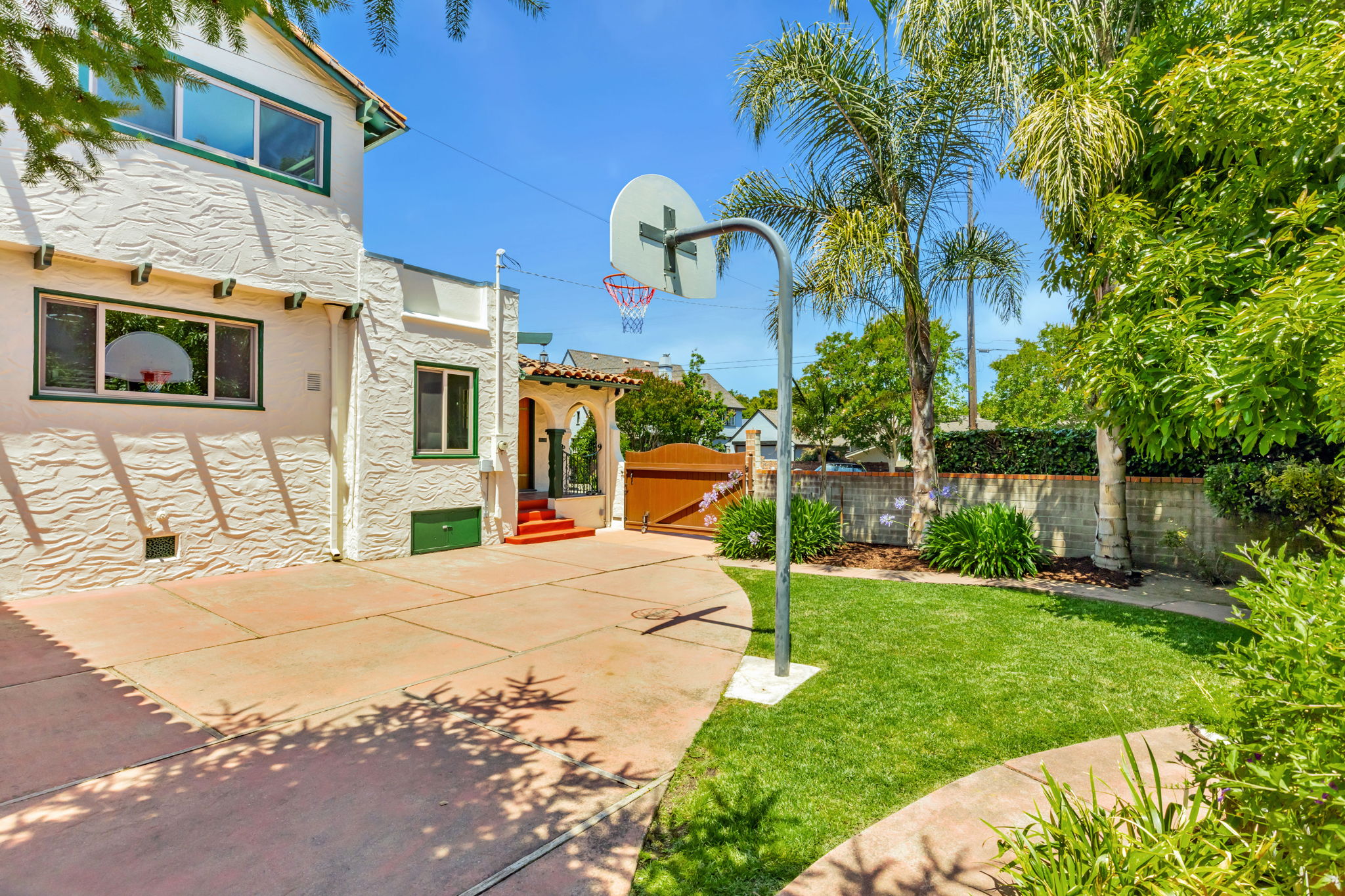 051_ 1021 Lee Ave 