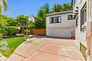 049_ 1021 Lee Ave 