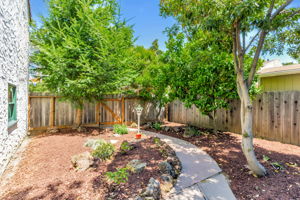 055_ 1021 Lee Ave 