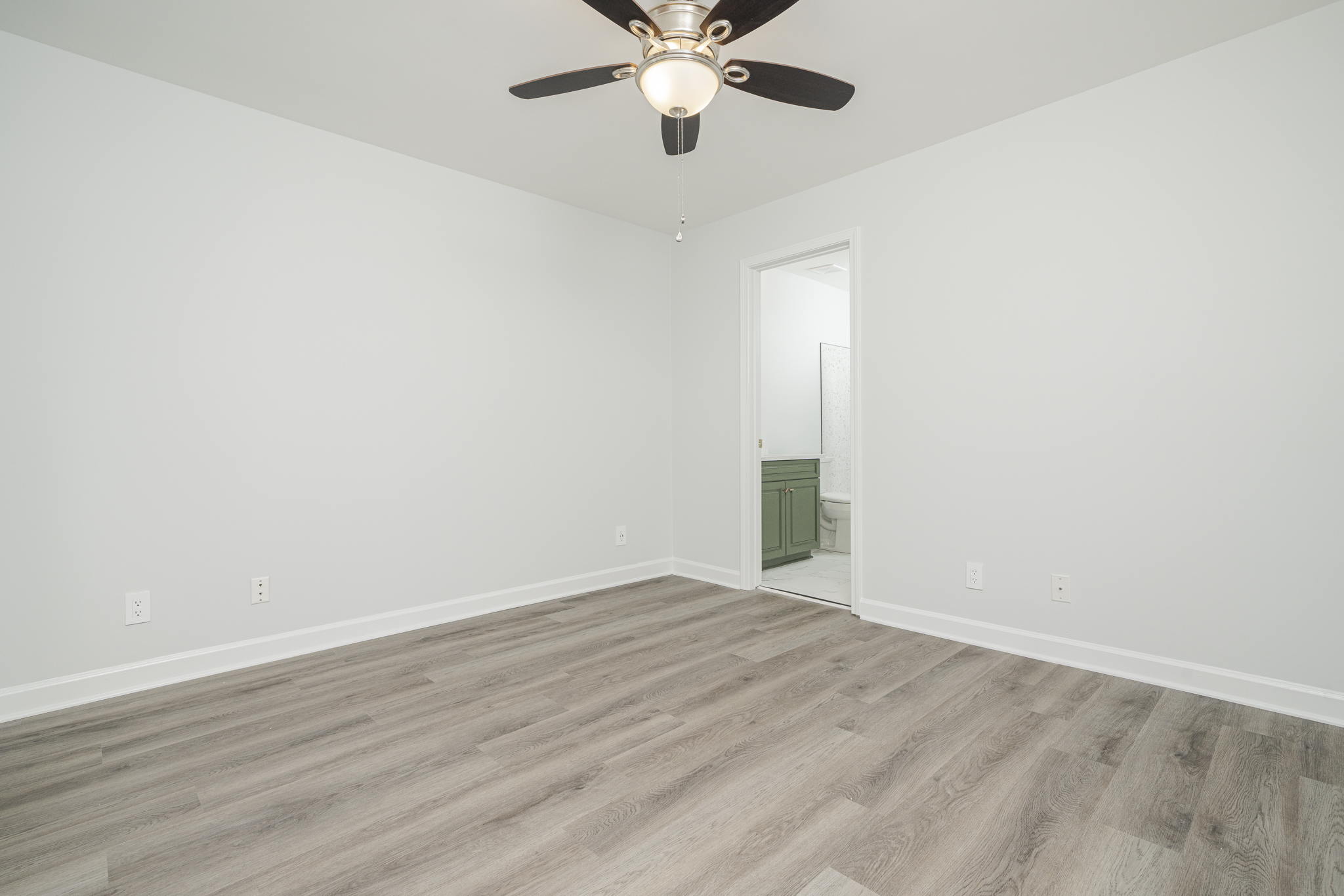 1021 Nicholwood Dr, Raleigh, NC 27605, USA Photo 28