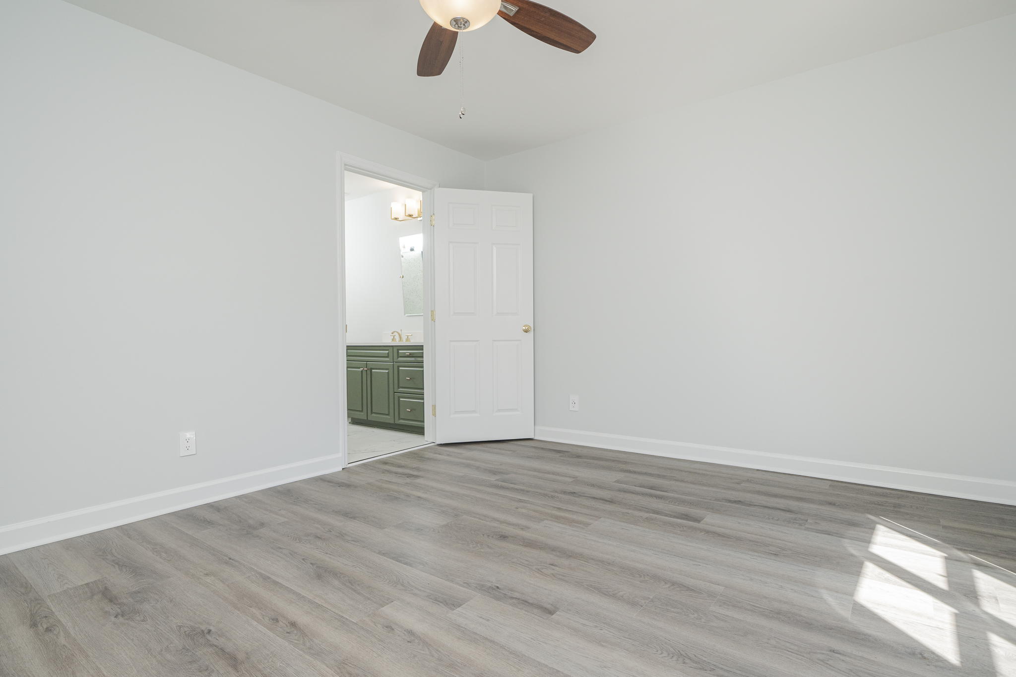 1021 Nicholwood Dr, Raleigh, NC 27605, USA Photo 22