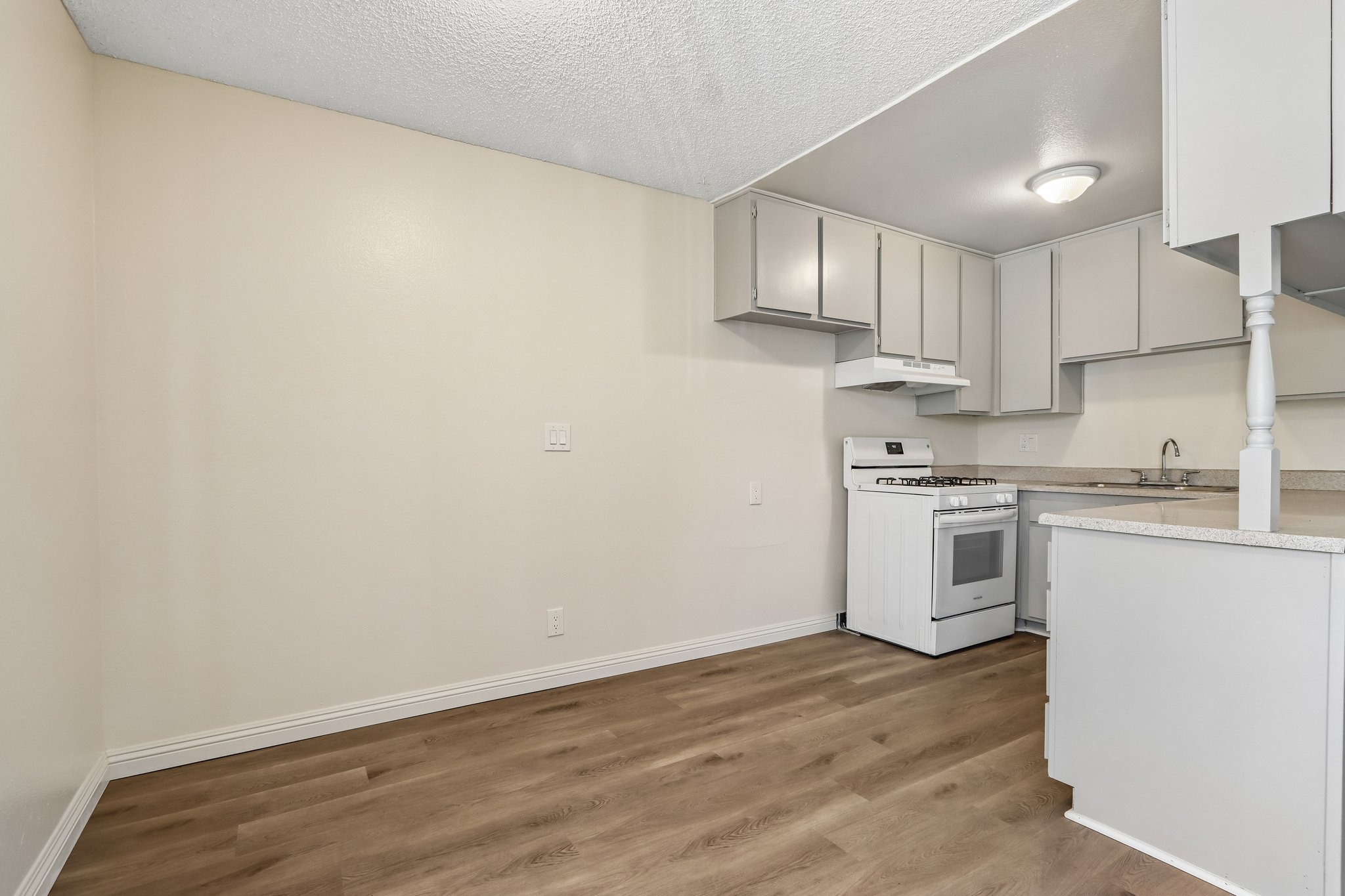 10210 Mountair Ave Unit 203-S2608-006.jpg
