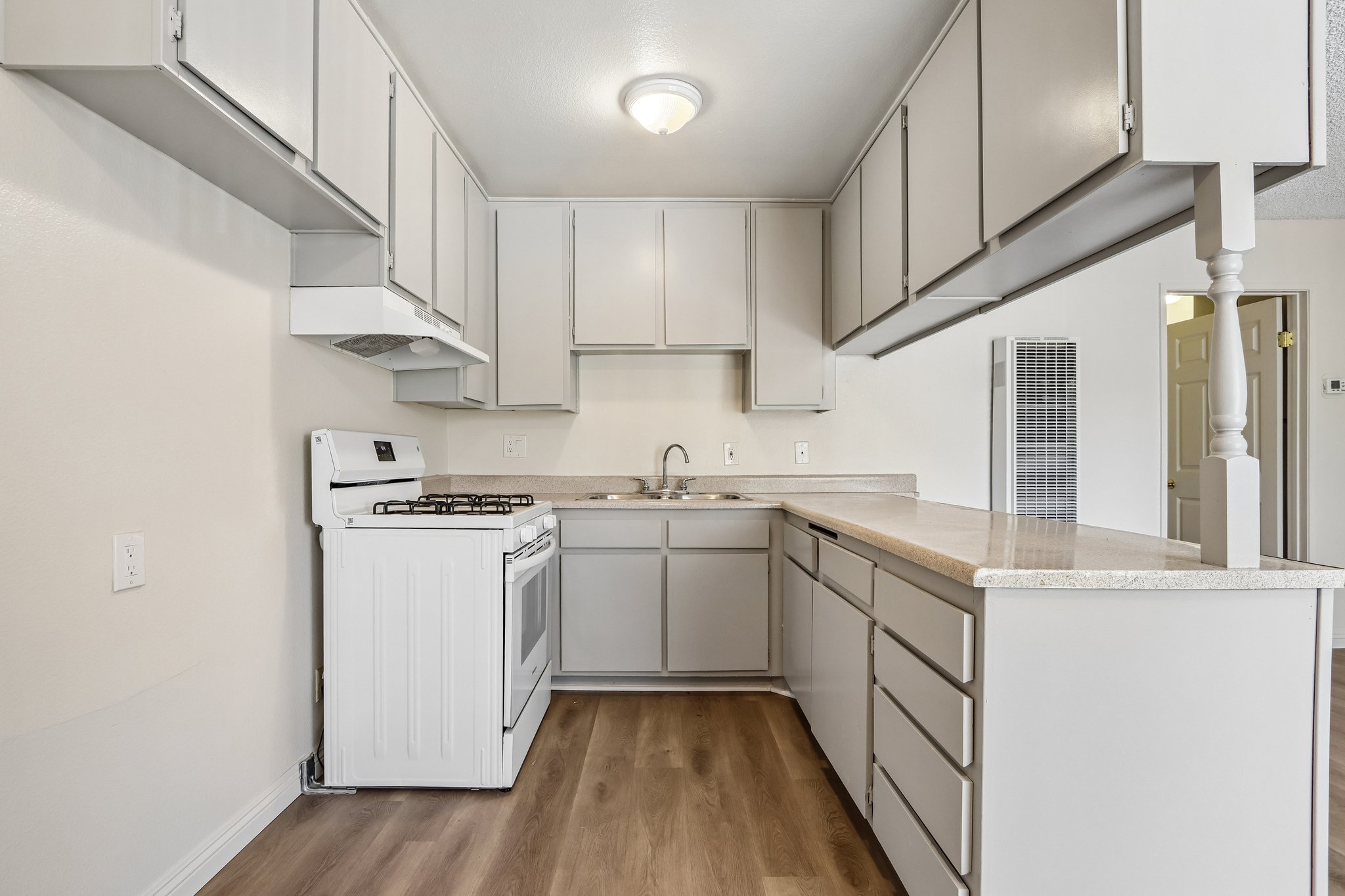 10210 Mountair Ave Unit 203-S2608-007.jpg