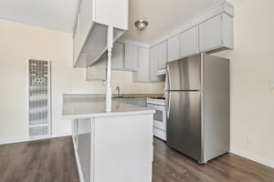 10210 Mountair Ave Unit 302-S2608-007.jpg