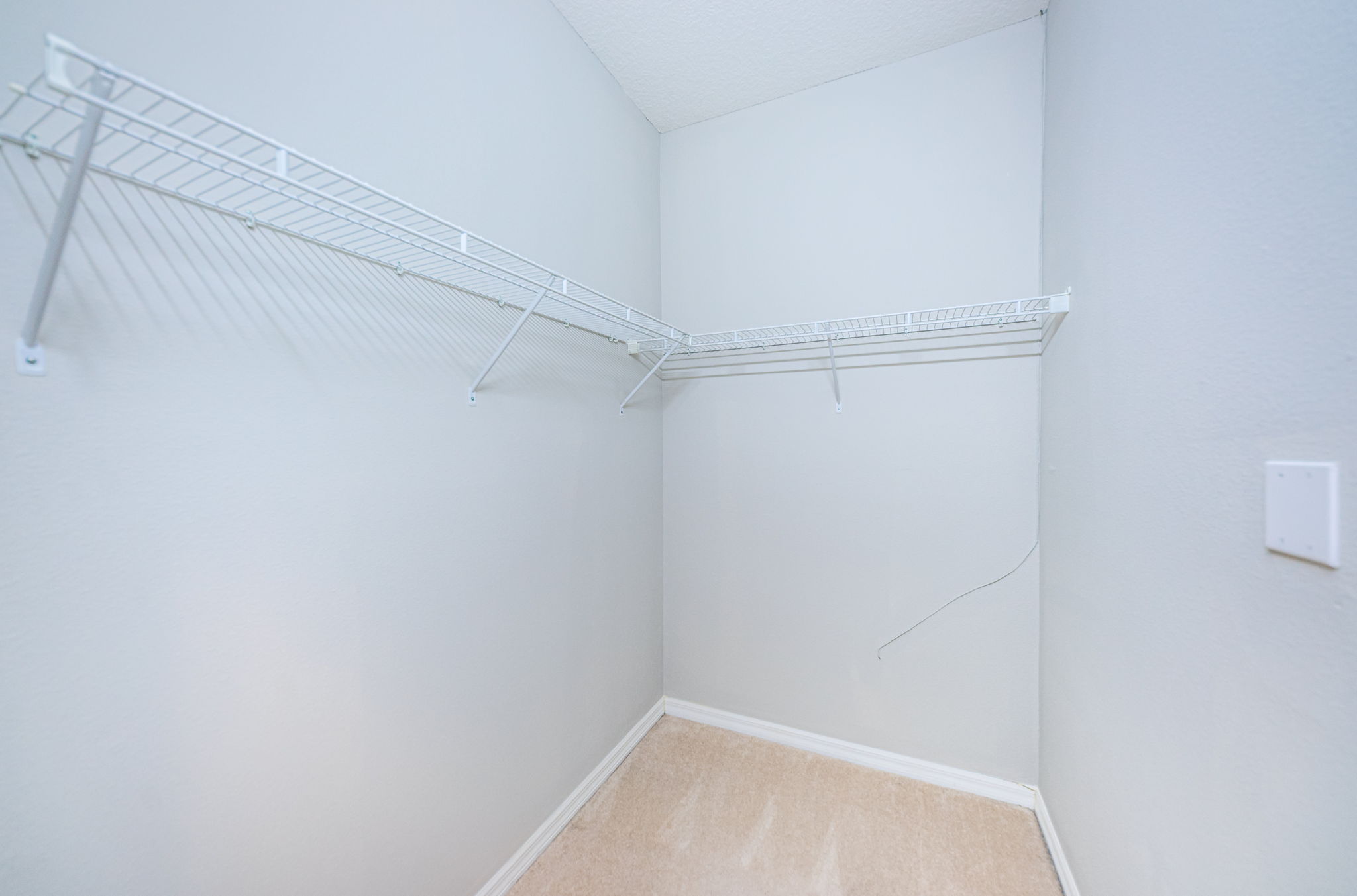 Master Bedroom Walk-in Closet1