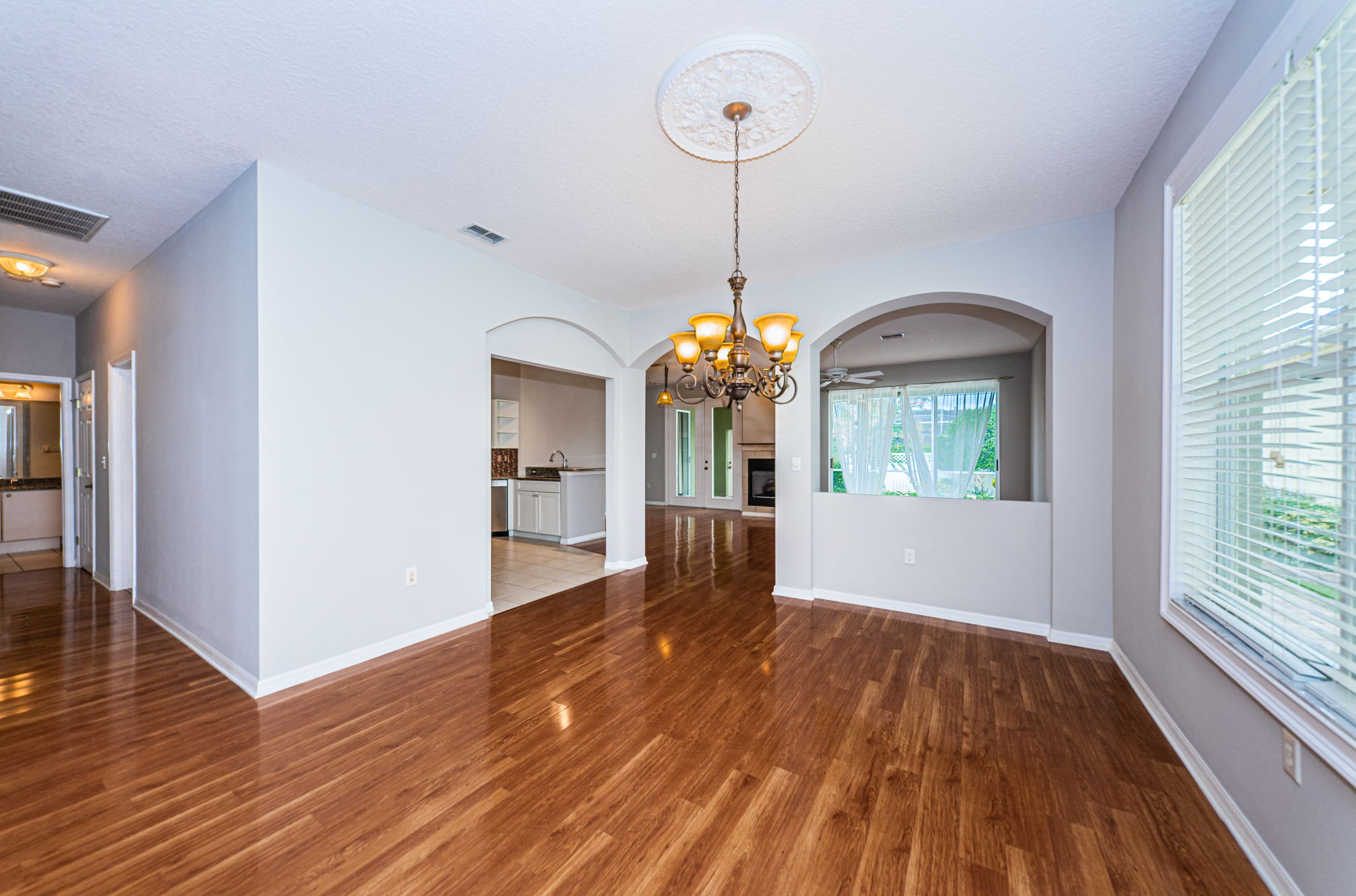 Dining Room3-4
