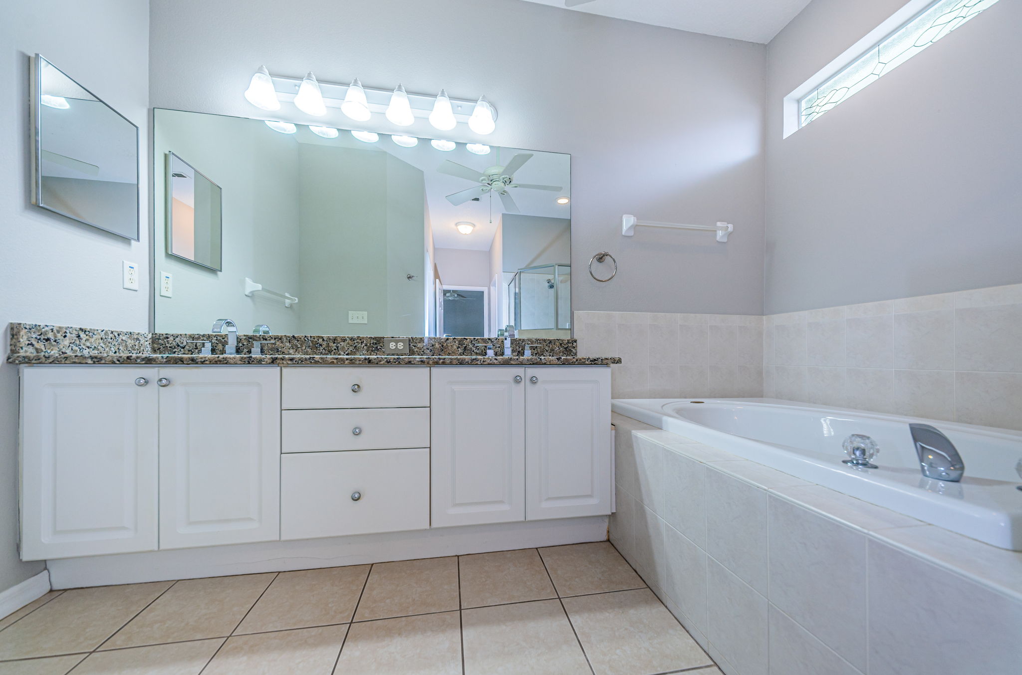 Master Bathroom1b-3