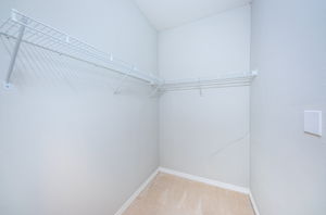 Master Bedroom Walk-in Closet1