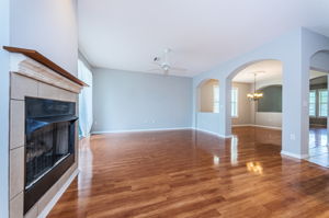 Family Room4-2