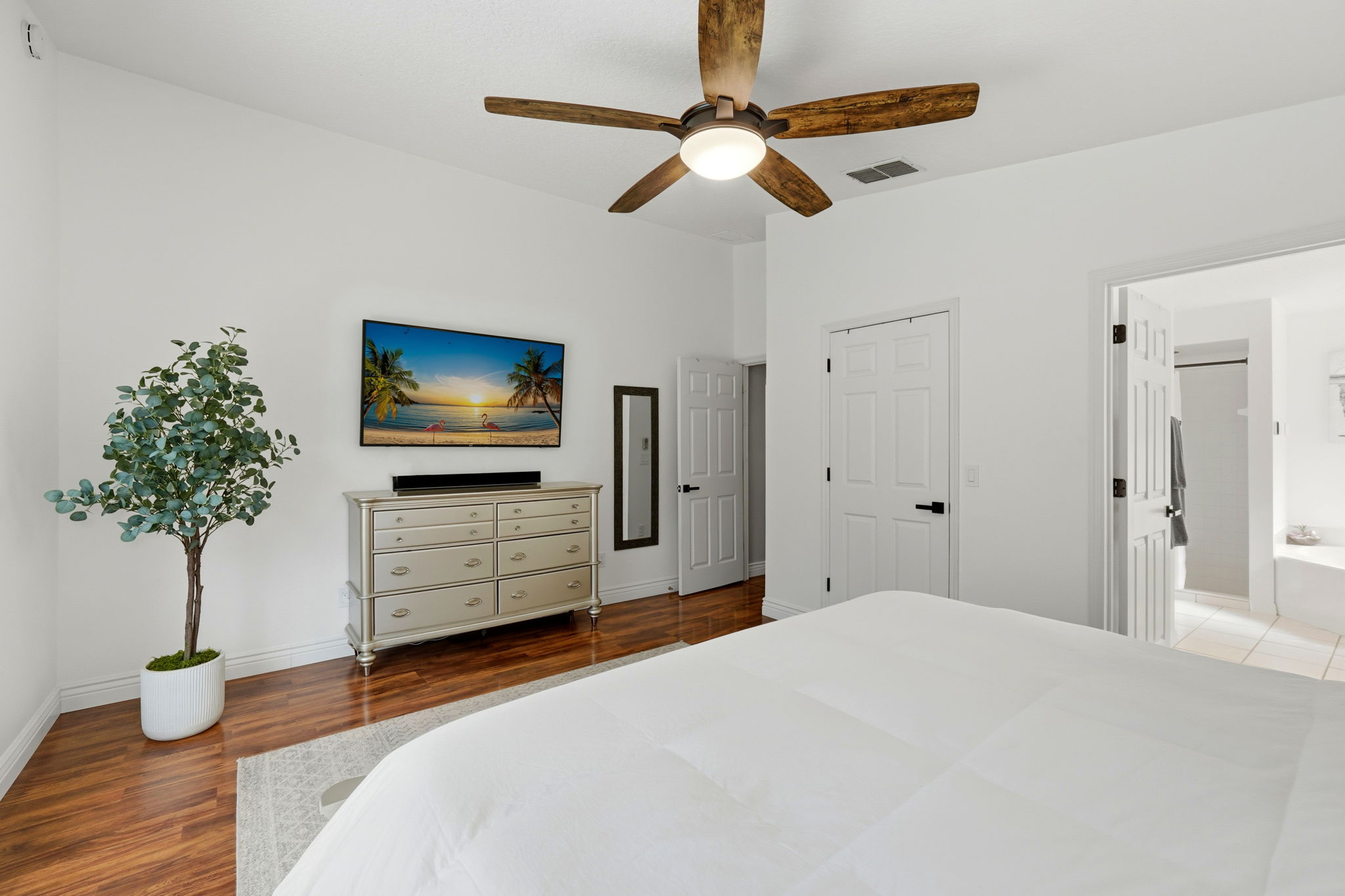 Primary Suite - 1st floor