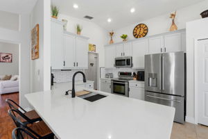 Gorgeous Kitchen Great for Entertaining