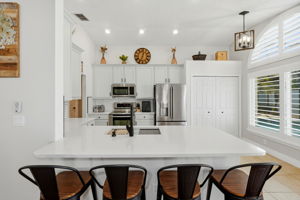 Kitchen/Breakfast Bar